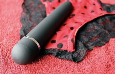 おもらしオナニーに使う下着とバイブ