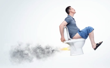 オナニー後、精液処理を簡単に済ませた男性